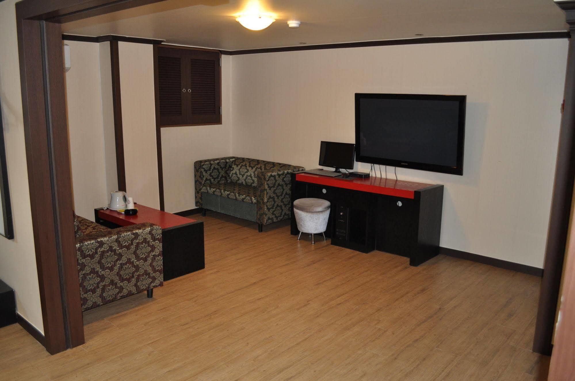 Goodstay Woosin Hotel Jeonju Ngoại thất bức ảnh